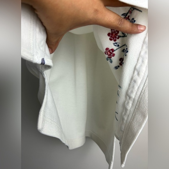 VTG Y2K Henley Tie M Waffle knit Floral Embroidered White Top Womens Grandmacore - Picture 9 of 12